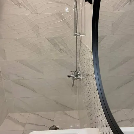 Boutique Magenta Pearl With Free Wifi * Szófia