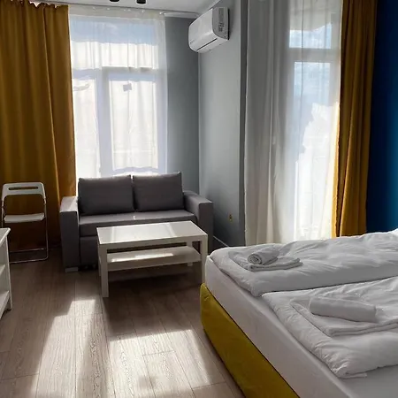 Boutique Magenta Pearl With Free Wifi Sofia