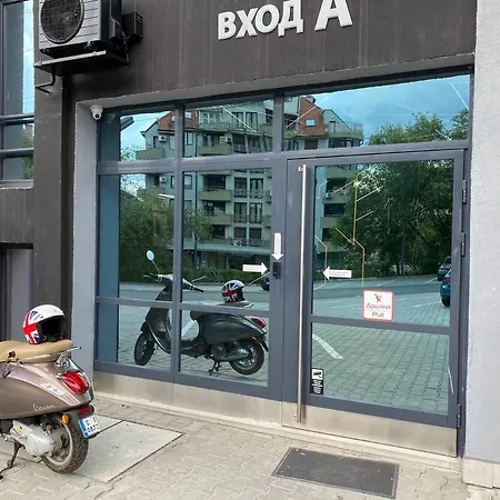 Boutique Magenta Pearl With Free Wifi