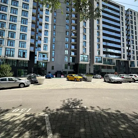 Boutique Magenta Pearl With Free Wifi Sofía